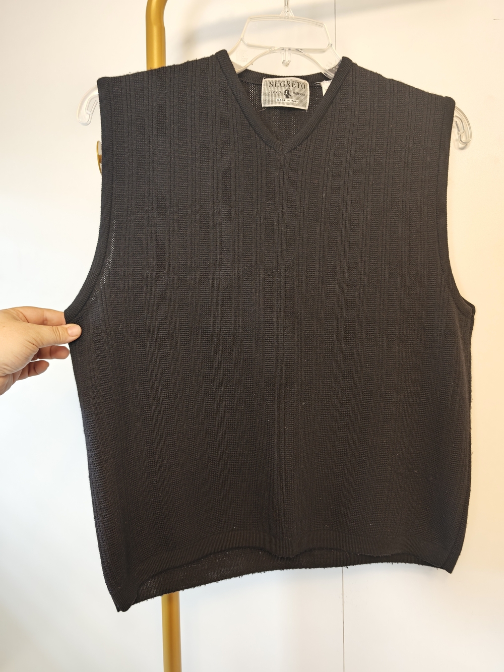 Quality Vintage Merino Wool Men's Black V-Neck Knit Sweater Vest Made In Italy